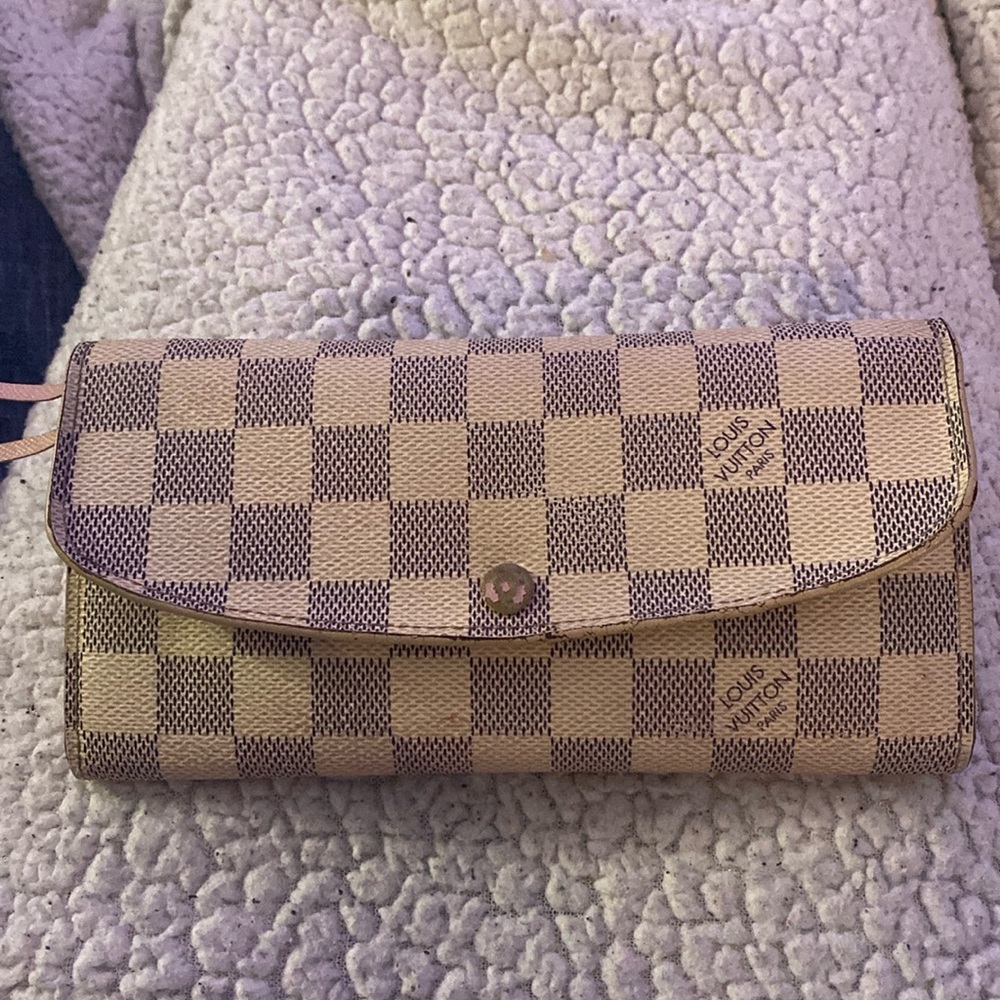 Louis Vuitton Emilie wallet
